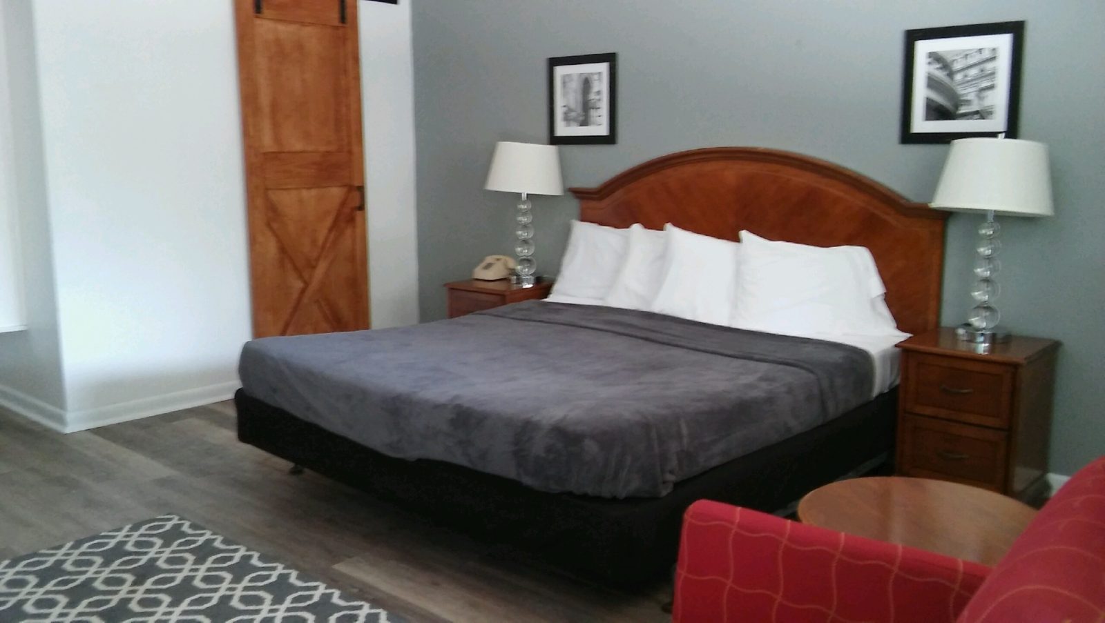 Services The Oak Motel in La Grange TX. Come Visit "The Best Little